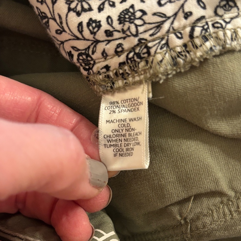 Loft Women's Olive Green Skinny Pants, Size 0P - Picture 6 of 6
